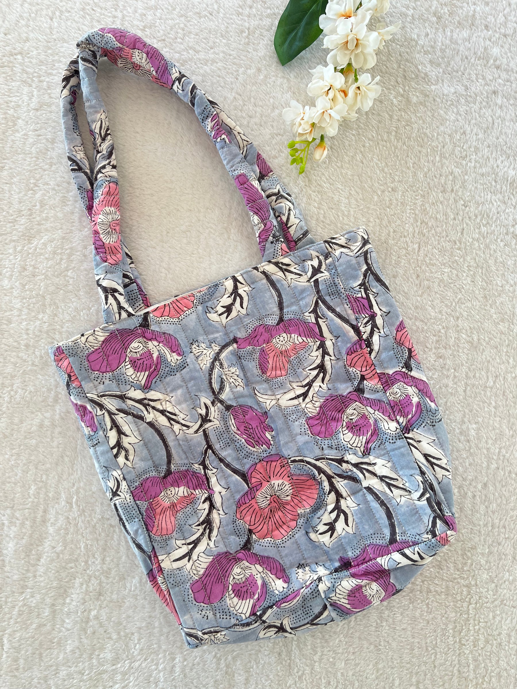 Lavender Hand blocked Bag