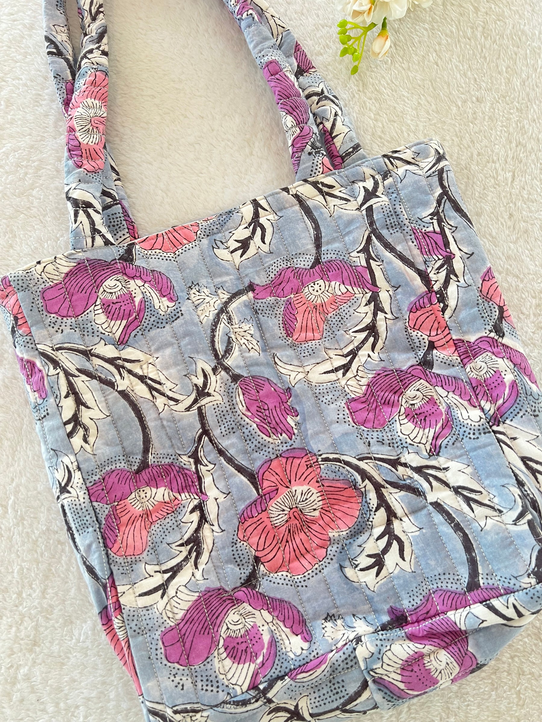 Lavender Hand blocked Bag